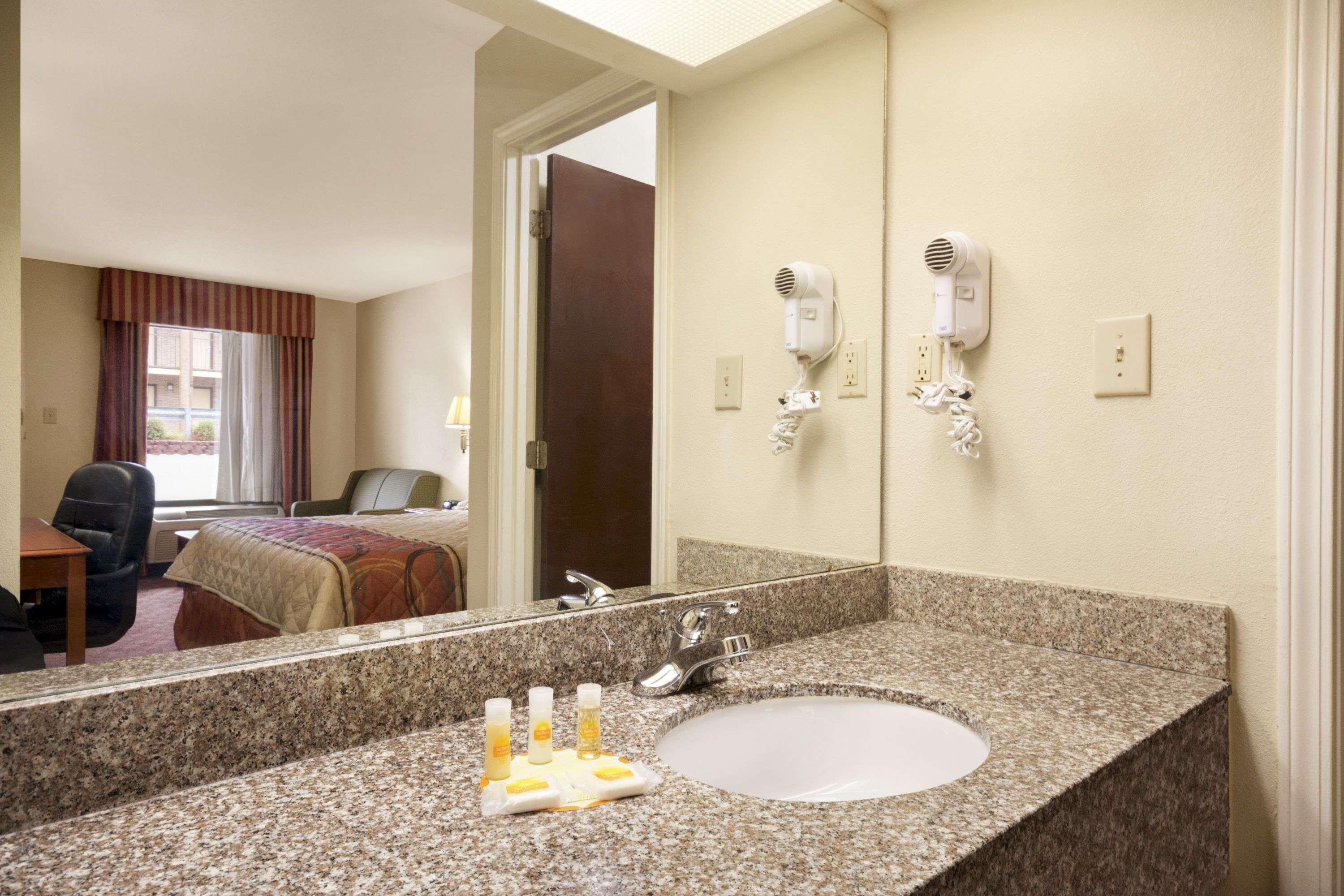 Days Inn By Wyndham Weldon Roanoke Rapids Zewnętrze zdjęcie